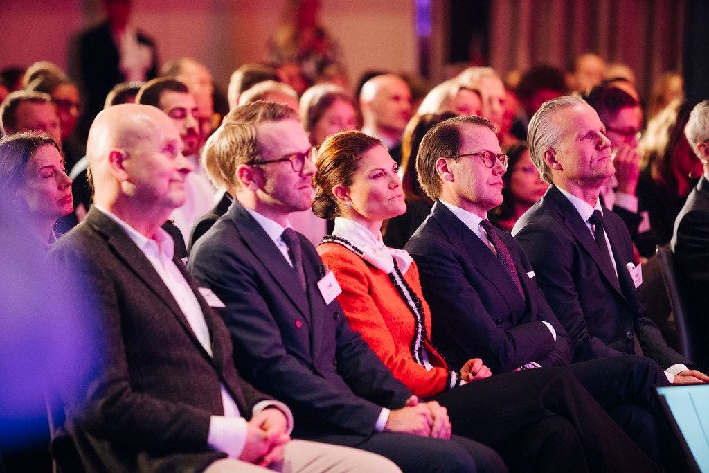 TRH Kronprinsessan och Prins Daniel av Sverige i London vid toppmötet Outer Thinking. 